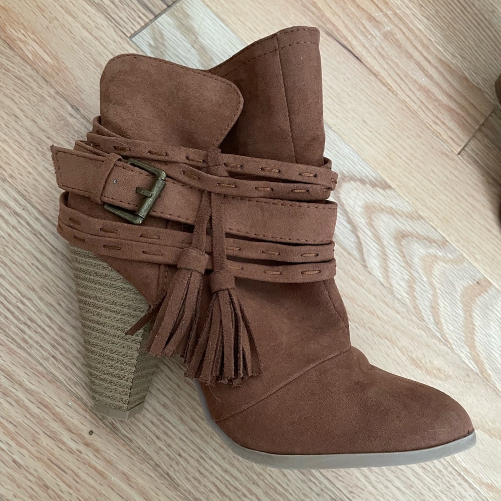 Fall Booties size 6 like new